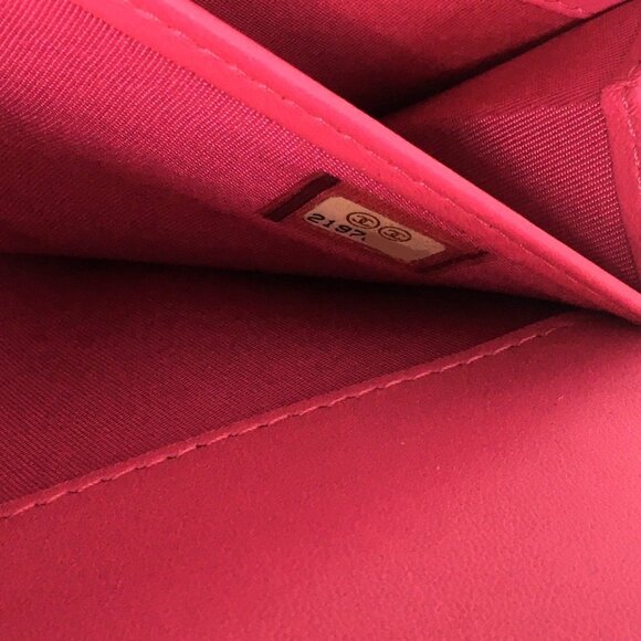 CHANEL Pink Wallet - Picture 7 of 10